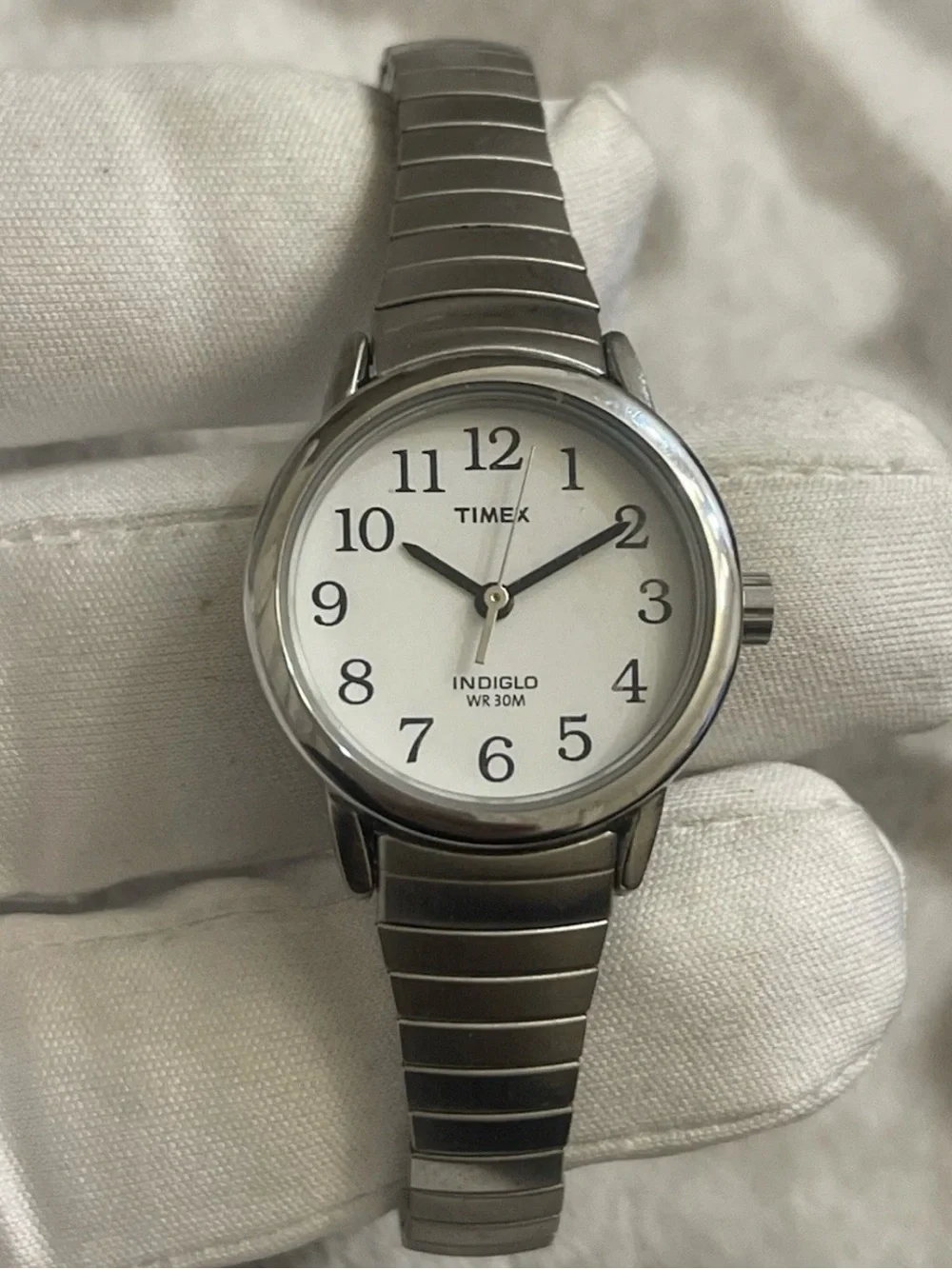 Timex Womens Easy Reader 25mm Indiglo Watch Silver-Tone Expansio